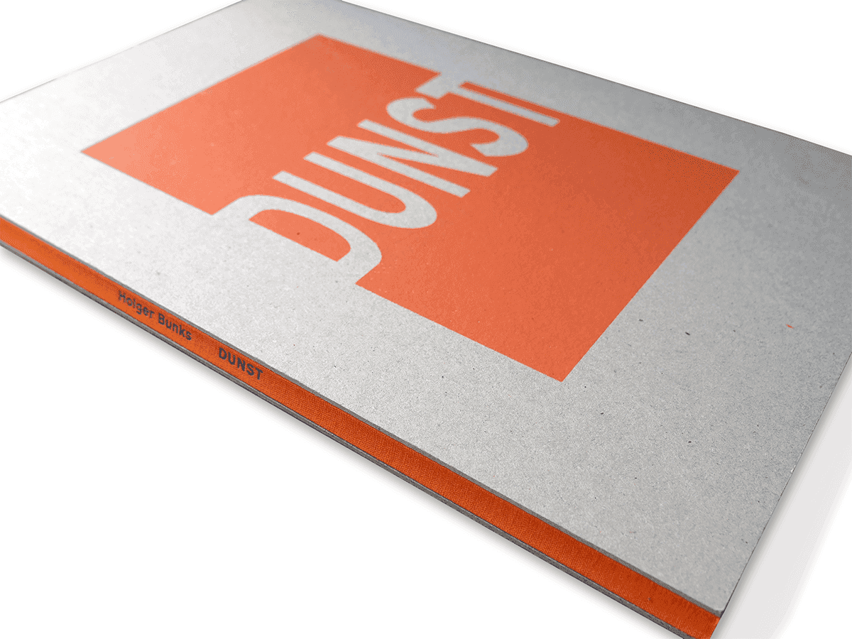 Holger Bunk – DUNST | exhibition “Holger Bunk – UND JETZT” | DUNST part 1 (cover) © ambulantdesign Gabriele Götz